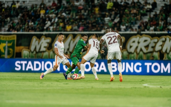 Thumbnail Berita - Gol Tunggal Eks Striker Persebaya Diego Mauricio Bawa Semen Padang Bekuk Persita