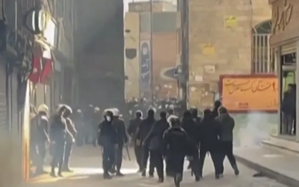 Gelombang Demonstrasi Iran Memanas, 35 Orang Tewas