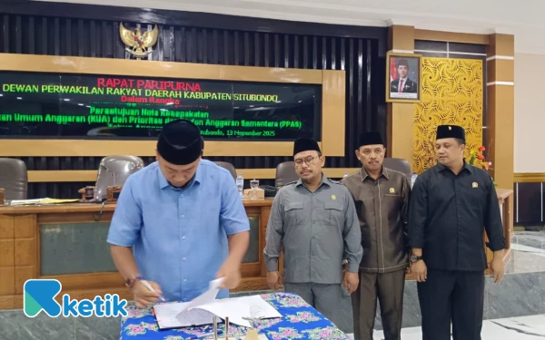 Thumbnail Berita - Seluruh Fraksi DPRD Situbondo Setujui KUA PPAS, Bupati Siap Hadapi Pengurangan Transfer Pemerintah Pusat