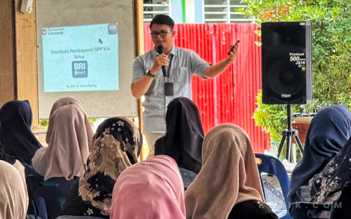 Thumbnail Berita - BRI Kotapinang: BRIVA Hadir di Pesantren Ar Rasyid, Santri Kini Bisa Bayar Iuran Secara Online