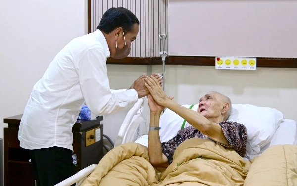 Thumbnail Berita - Wapres ke-6 RI Try Sutrisno Meninggal Dunia di RSPAD, Indonesia Berduka