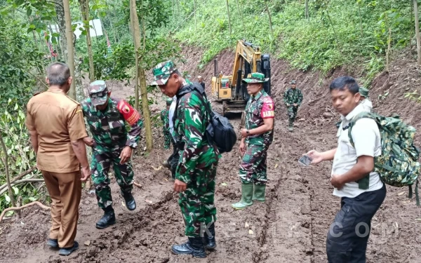 Thumbnail Berita - 125 Personel TNI Mulai TMMD Ke-127 di Situbondo, Fokus Percepatan Pembangunan Desa Terpencil
