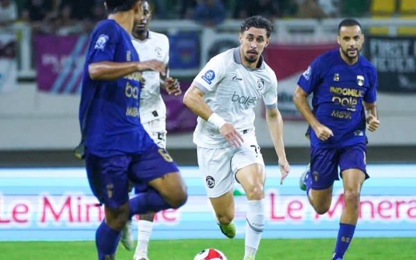 Thumbnail Berita - Drama Menit 76! Gol 'Ajaib' Gustavo Franca Bawa Arema FC Taklukkan Persita