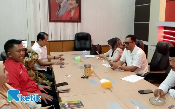 Thumbnail Berita - 23 Tahun Tembok Tutup Akses Jalan, Fraksi PDIP Kabupaten Malang Perjuangkan Hak Warga