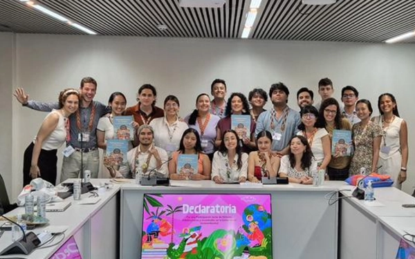 Thumbnail Berita - Gelombang Perubahan dari Pesisir, Kisah Aktivis Muda Indonesia Guncang Forum Iklim Dunia