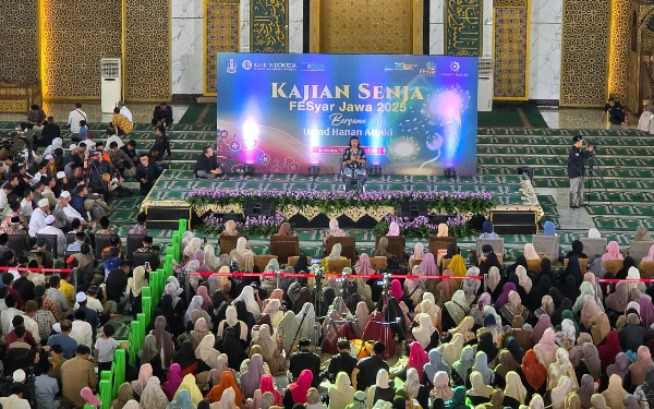 Thumbnail Berita - Gen Z Merapat! Hanan Attaki Beber Tips Jitu Jaga Penampilan dan Akhlak Sesuai Islam