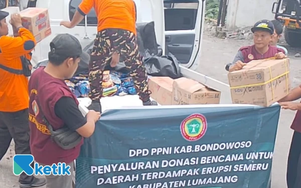 Thumbnail Berita - Perawat Bondowoso Bergerak, Bantuan untuk Korban Erupsi Semeru Tiba di Supit Urang