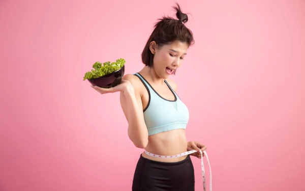 Thumbnail Berita - Makan Enak Tanpa Melar, Tips Tetap Langsing Meski Digempur Hidangan Natal dan Tahun Baru