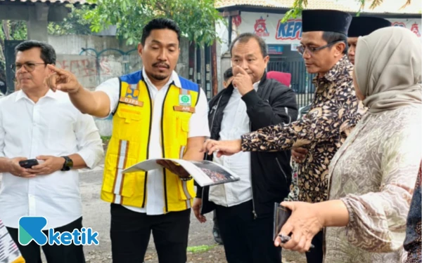 Thumbnail Berita - Pusat Pastikan Bangun Kembali Ponpes Al Khoziny Sidoarjo Tahun 2025