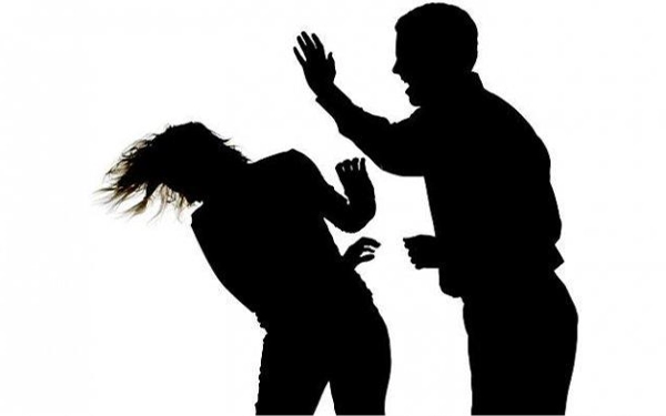 Thumbnail Berita - Bhabinkamtibmas di Pacitan Dilaporkan ke Propam Polda Jatim, Diduga Aniaya Istri