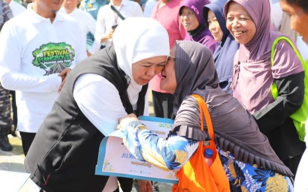 Thumbnail Hadiri HKSN 2025 di Pacitan, Gubernur Khofifah Ajak Perkuat Solidaritas Sosial