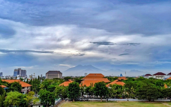 Thumbnail Berita - BMKG: Cuaca Kota Surabaya dan Sidoarjo 9 Maret 2026 Diprakirakan Cerah Berawan