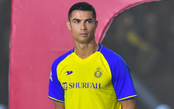 Thumbnail Ronaldo Hentikan Latihan Saat Azan Tiba, Sujud Lepas Cetak Gol, Mualaf?