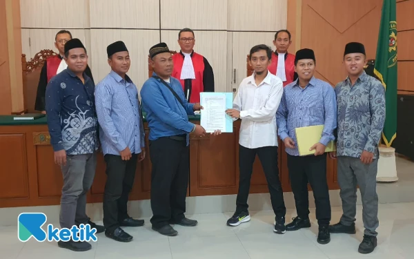 Thumbnail Keputusan PN Situbondo Tentang Siswa SDN 2 Kumbangsari Pindah Sekolah Disepakati LBH Mitra Santri