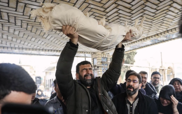 Thumbnail Berita - AS dan Israel Masih Terus Serang Fasilitas Publik, Warga Iran: Pengecut!