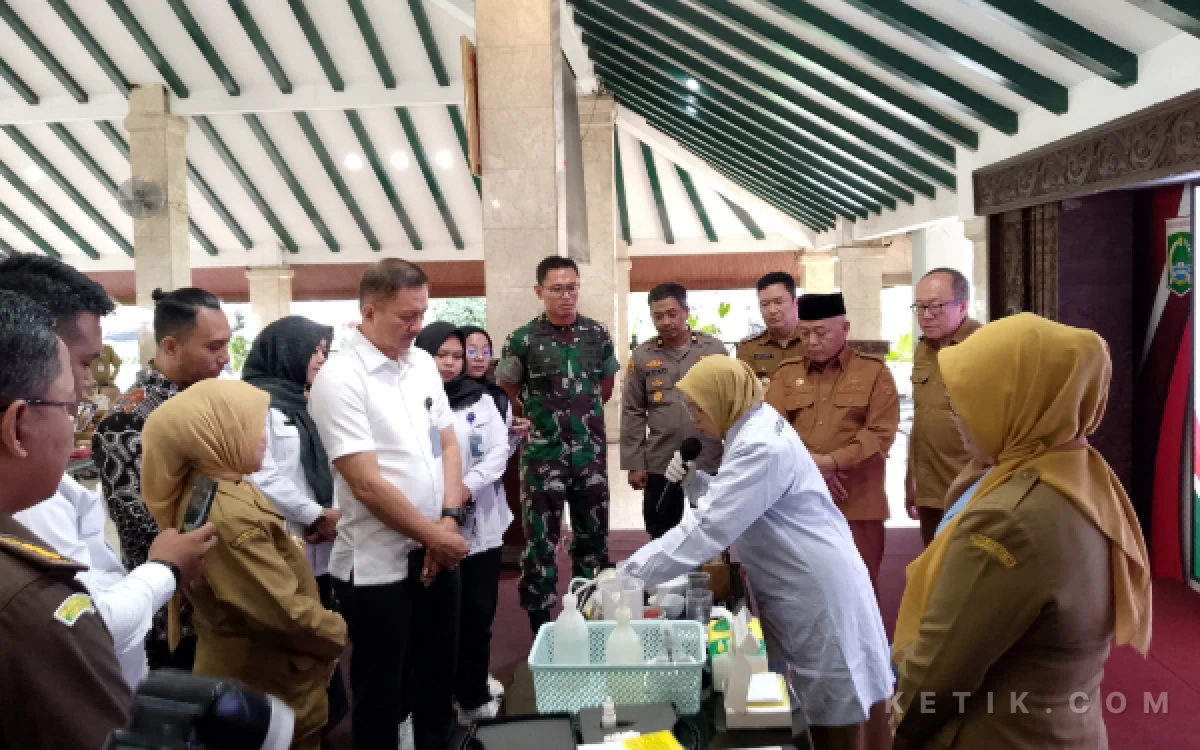 Thumbnail Berita - ‎KSP Pantau MBG di Kabupaten Malang, Bupati Sanusi Wajibkan Test Food Cegah Keracunan ‎