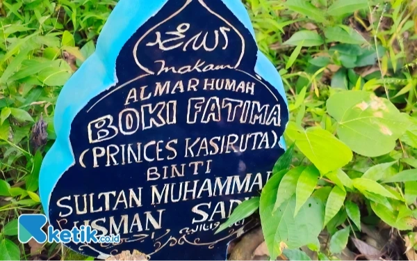 Thumbnail Berita - Antara Pena, Cinta, dan Nisan: Epitaf untuk Boki Fatimah