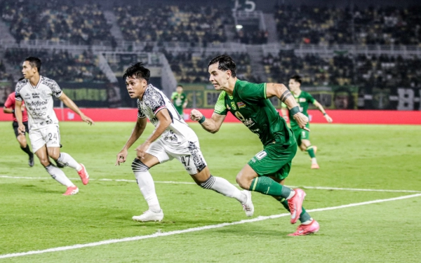 Thumbnail Berita - Persija Bidik Tak Terkalahkan, Persebaya Usung Misi Balas Dendam Hadapi Bali United