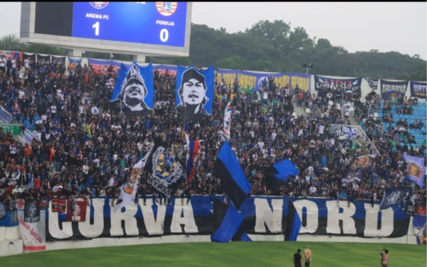 Thumbnail Berita - 10.774 Penonton Padati Stadion Kanjuruhan saat Arema FC vs Persija, Tertinggi Usai Renovasi