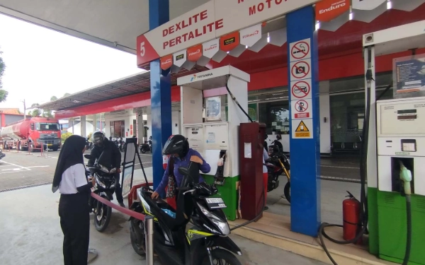 Thumbnail Berita - Resmi! Cek Harga Baru BBM Pertamina 1 Maret 2026: Dexlite dan Pertamax Naik, Pertalite Aman