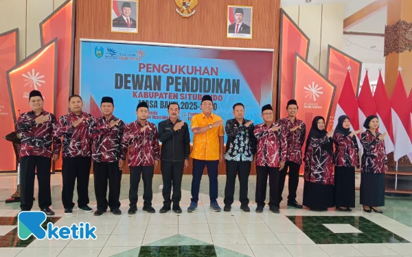 Thumbnail Berita - Bupati Situbondo Kukuhkan Dewan Pendidikan 2025–2030, Tekankan Pentingnya Riset Berbasis Data