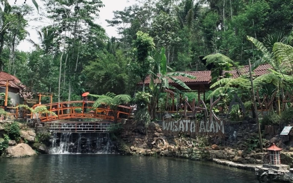 Thumbnail Berita - Nikmati Kesegaran Alami di Umbulan Tanaka, Destinasi Wisata Air Kabupaten Malang