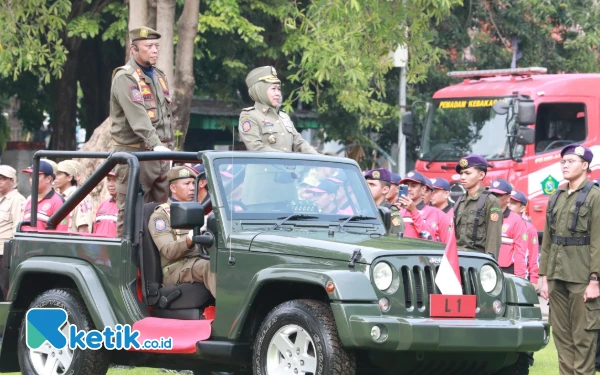 Thumbnail Berita - Pemprov Gelar Apel Siaga 2025, Gubernur Jatim Khofifah Pimpin Pasukan di Alun-Alun Sidoarjo
