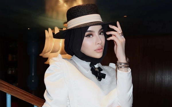 Thumbnail Berita - Dinilai Eksploitasi Duka Vidi Aldiano demi Endorse, Selebgram Malang Emy Aghnia Disemprot Sahabat Mendiang