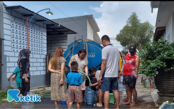 Thumbnail Berita - Gangguan Layanan, Tirta Kanjuruhan Beri Kompensasi Dropping Air Bersih di Karangploso