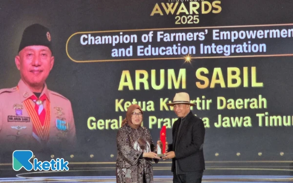 Thumbnail Berita - Integrasikan Pramuka dan Pertanian, Arum Sabil Ketua Kwarda Jatim Raih CNN Awards di Jakarta