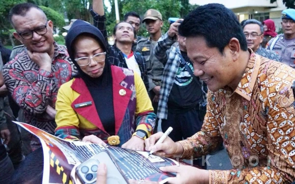 Thumbnail Berita - Mahasiswa PMII Demo saat Ramadan, Bupati Subandi Sampaikan Prioritas Pembangunan