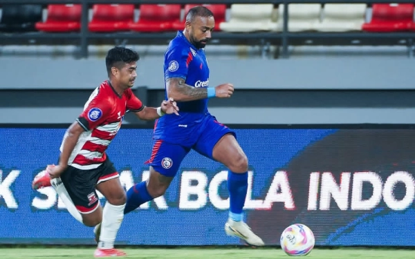 Thumbnail Berita - Bungkam Arema FC, Madura United Jauhi Zona Merah