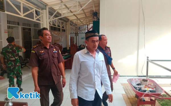 Thumbnail Berita - Apes, Petani Madiun Jadi Terdakwa Usai Rawat Landak Jawa yang Merusak Kebun