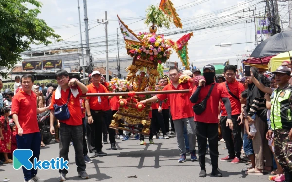 Thumbnail Berita - Kirab Budaya Sidoarjo Simbol Eratnya Silaturahmi, Bupati Subandi: Kita Bangun Masa Depan yang Kuat