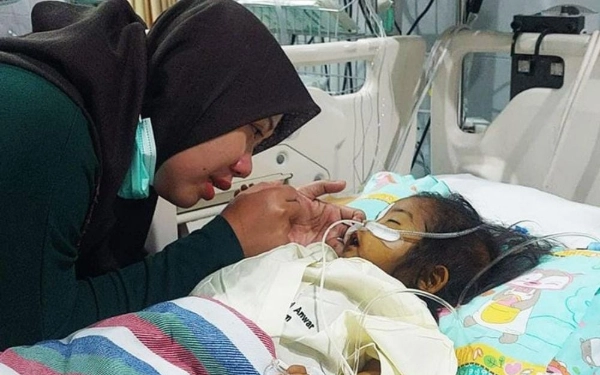 Thumbnail Berita - Perjuangan Balita 3 Tahun di Probolinggo Lawan Penyakit Langka Atresia Bilier, Butuh Transplantasi Hati