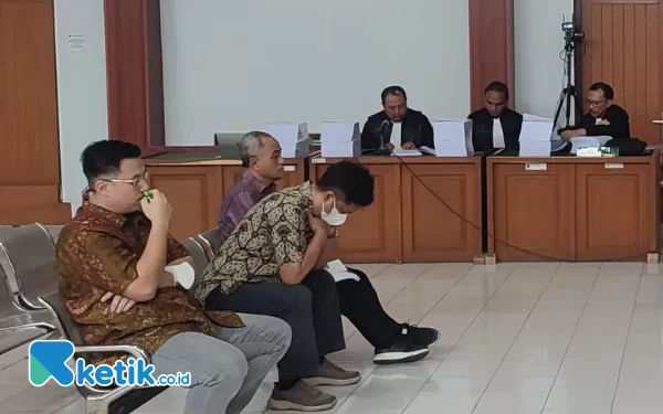 Thumbnail Berita - Korupsi Retrofit PLTU Bukit Asam, Tuntutan Jaksa KPK untuk Tiga Terdakwa Berbeda