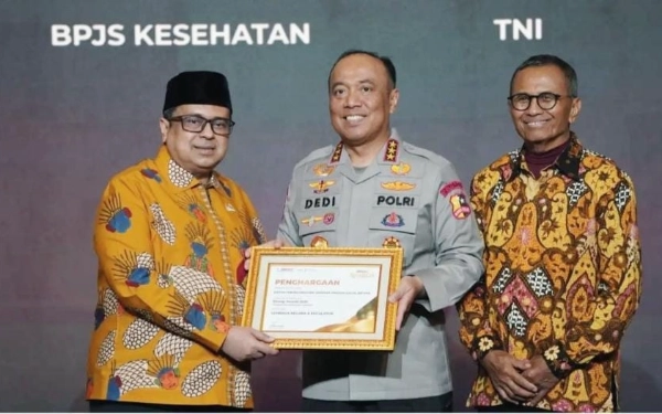 Thumbnail Berita - BPJPH Raih Anugerah Brand Populer Indonesia