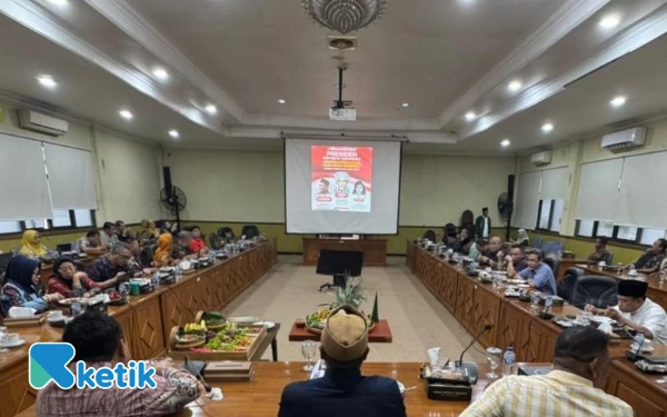 Thumbnail Berita - Fraksi PKB DPRD dan DPC PKB Sidoarjo Komitmen Teladani Nilai Perjuangan Gus Dur, Syaikhona Cholil, dan Marsinah