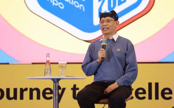 Thumbnail Berita - Pilih Jurusan yang Sesuai Passion, Pesan Rektor UNAIR di Pembukaan AEE 2025