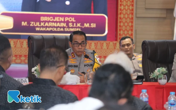 Thumbnail Berita - Polda Sumsel Catat Paradoks Kriminalitas 2025: Pidum Turun, Pidsus dan Narkotika Naik