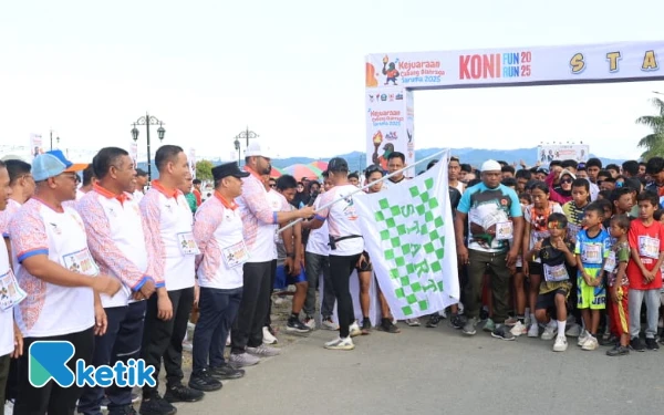 Thumbnail Berita - Pembukaan Cabor Saruma 2025 Meriah, Bupati Bassam Kasuba Lepas Fun Run