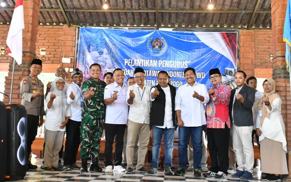 Thumbnail Berita - Selamat! PWI Ponorogo Punya Nakhoda Baru, Apa Alasan Bupati Kang Giri Rela Tunggui Konferensi?