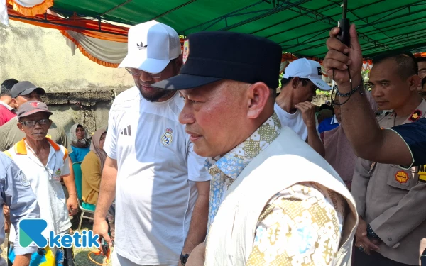 Thumbnail Berita - DBH yang Tertahan, Daerah yang Bertahan