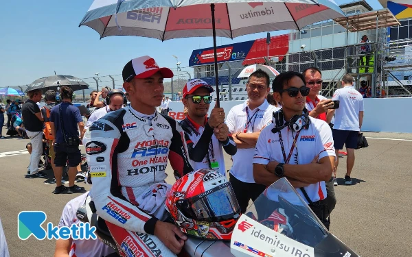 Thumbnail Berita - Strategi Rider Moto2 Mario Aji Menyeimbangkan Balapan dan Kuliah di Manajemen Olahraga Unesa