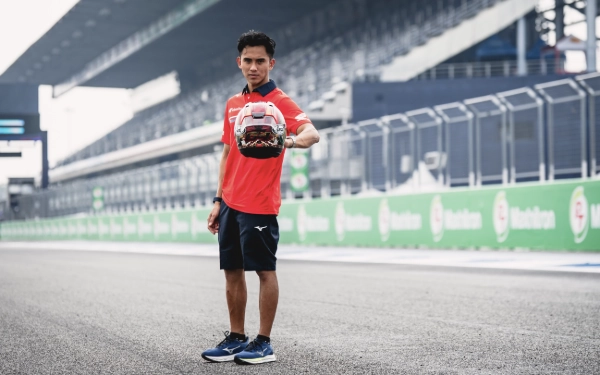 Thumbnail Berita - Bangga Sebagai Indonesia! Mario Aji Kembali Usung Keagungan Budaya Nusantara di Livery Helm Moto2 2026