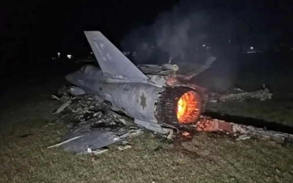 Thumbnail Berita - Iran Klaim Tembak Jatuh F-35 AS, Pilot Hilang Diduga Bersembunyi di Wilayah Musuh