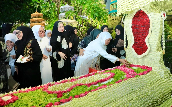 Thumbnail Haul Agung ke-549 Sunan Ampel! Bersyukur Lima dari Sembilan Wali Ada di Jatim, Gubernur Khofifah Ingatkan Ajaran "Moh Limo"