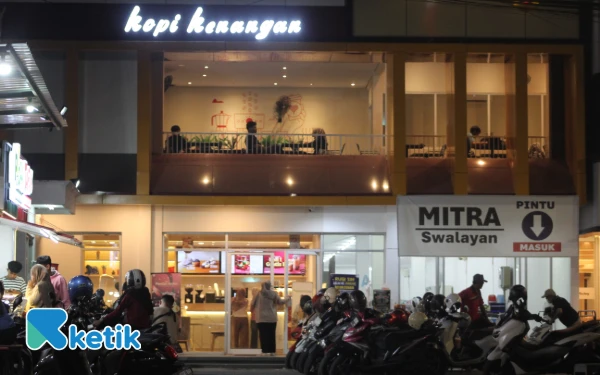 Thumbnail Berita - Kafe Modern Bermunculan di Jombang, Ini Tips Agar Bisnis Bertahan dari Dosen Ekonomi Kota Santri