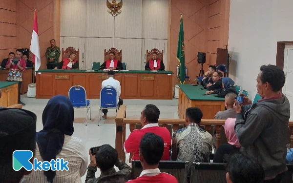 Thumbnail Berita - Kejati Jatim Ambil Alih Tuntutan Kakek Masir, Anggota DPR Nasim Khan: Hukum Masih Berkeadilan