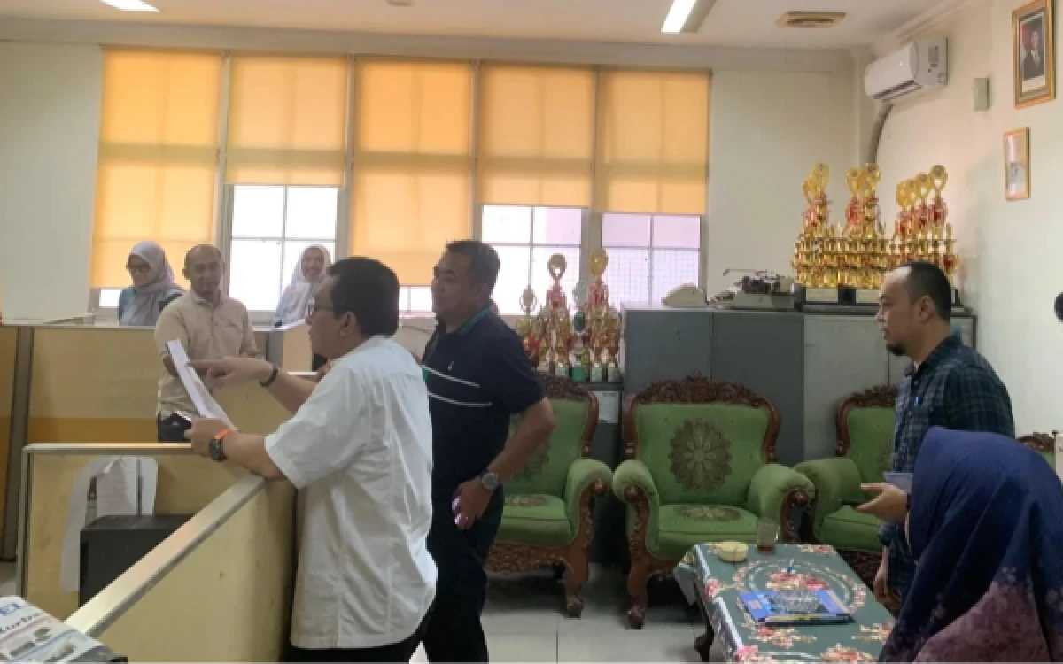 Thumbnail Berita - Pj Sekda Lebak Sidak Pelaksanaan WFH di Lingkungan Setda, Pastikan Disiplin ASN Tetap Terjaga